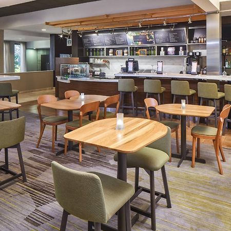 Courtyard By Marriott Orlando Airport Hotel Ngoại thất bức ảnh