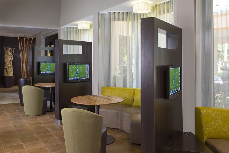 Courtyard By Marriott Orlando Airport Hotel Ngoại thất bức ảnh