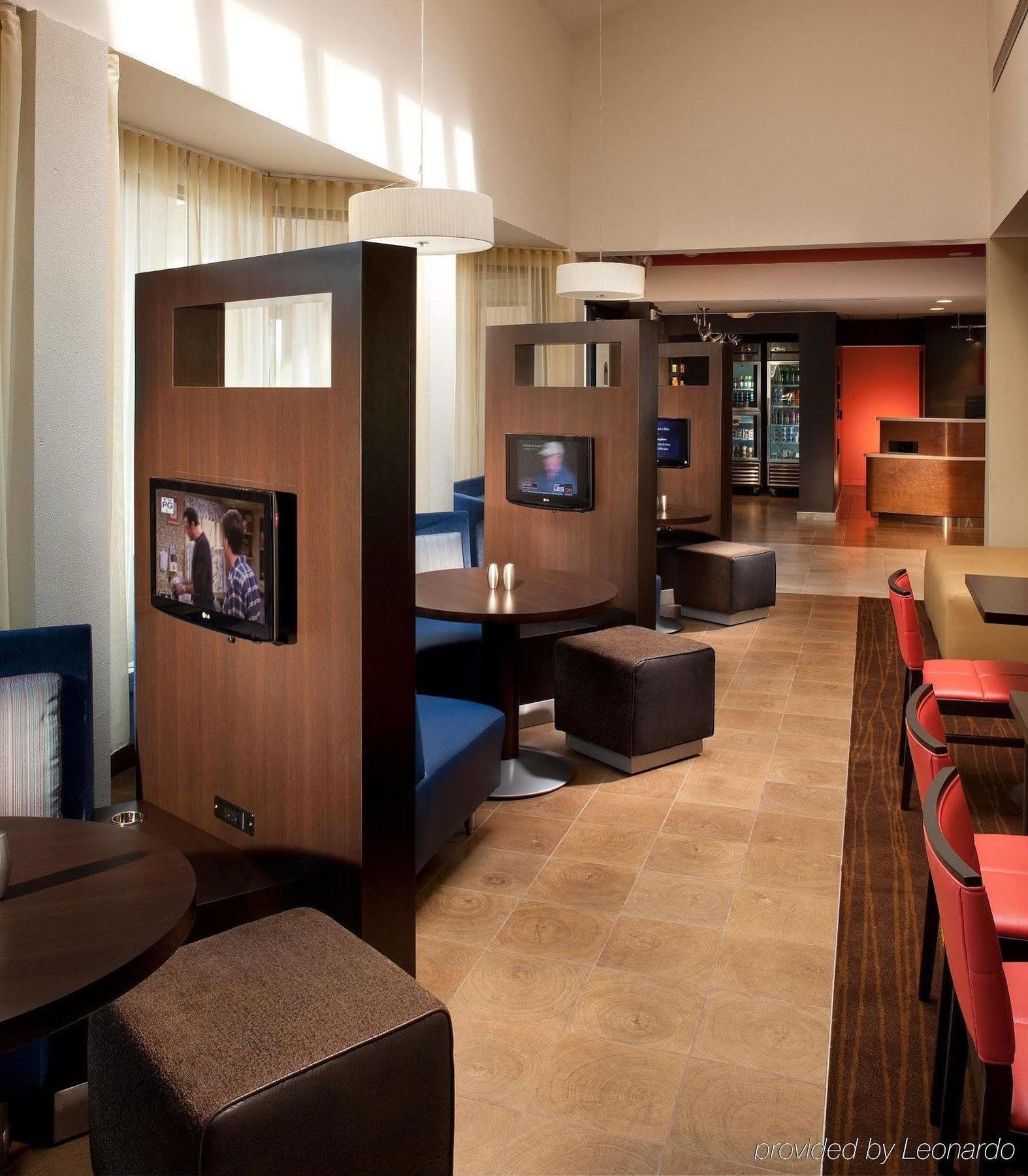 Courtyard By Marriott Orlando Airport Hotel Ngoại thất bức ảnh