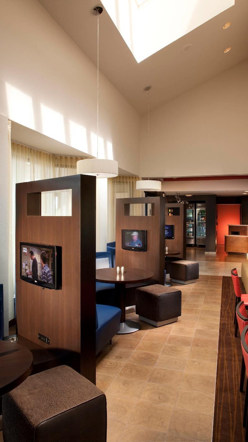 Courtyard By Marriott Orlando Airport Hotel Ngoại thất bức ảnh